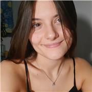 Estudiante de bachillerato especializada en diferentes materias
